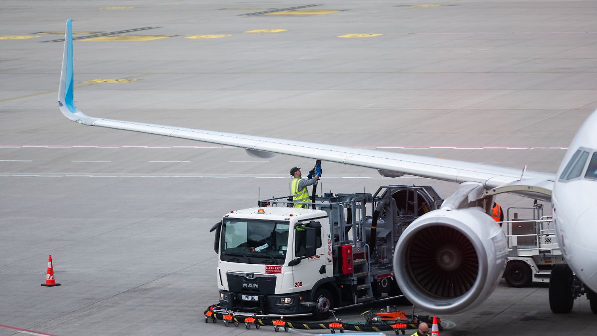 German refineries overproduce gasoline as jet fuel supplies fall short