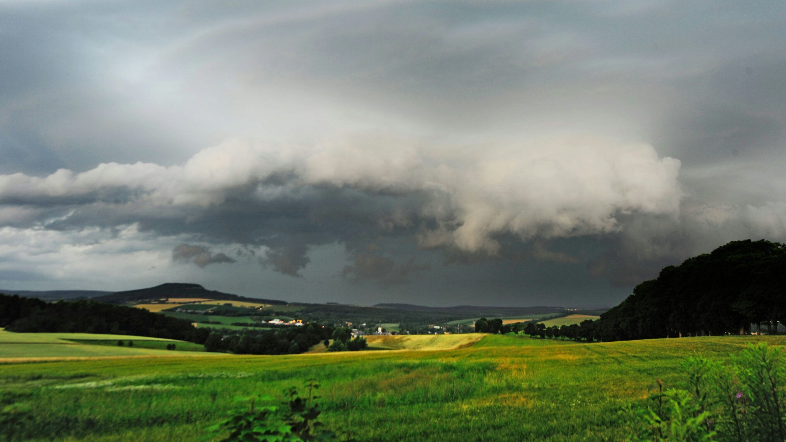 Hier knallt's richtig - Heftige Gewitter! Warnstufe Rot in zwei Bundesländern