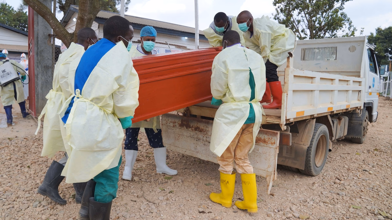 DR Kongo Impft Medizinisches Personal Gegen Ebola Im Epizentrum Ituri